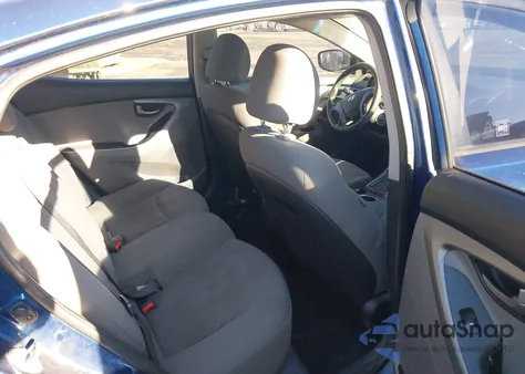 2016 Hyundai Elantra Se z USA, uszkodzony, nr VIN 5NPDH4AE0GH676862